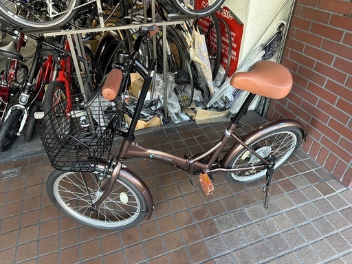 20インチ　外装6段変速　カゴ付き折り畳み自転車　ブラウン