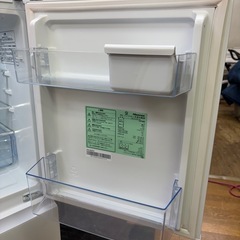 #85 激安大特価!! Hisense 2022年 135L HR-G13C-W 右開き ガラスパネルの画像