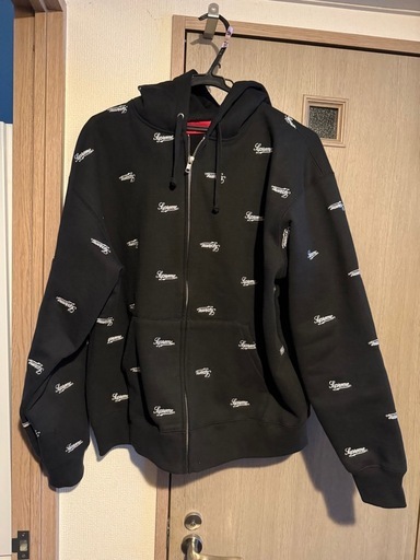 Supreme Mサイズ 　新作パーカー　Repeat Script Zip Up Hooded Sweatshirt