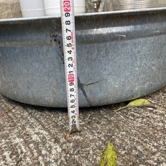 古い大型のブリキタライの画像