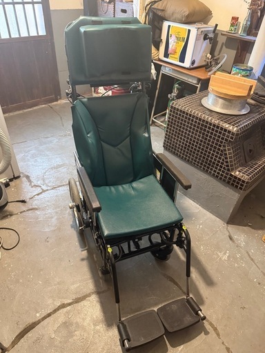 カワムラサイクル　介護用車イス