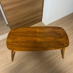 木製折り畳みテーブルの画像