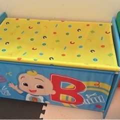 キッズベッド おもちゃ入れの画像