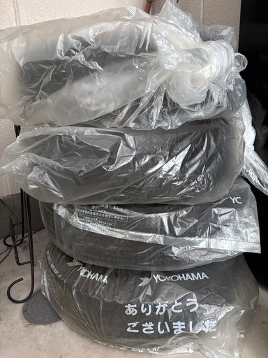 【2024年製／ほぼ新品】BLIZZAK 175/70R14 アルミ付4本｜世田谷区 手渡し 2024年製／ほぼ新品】BLIZZAK 175/70R14 アルミ付4本｜世田谷区 手渡し