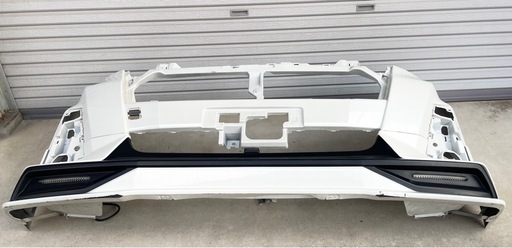 トヨタルーミーGR フロントバンパー LED配線付き M900A 