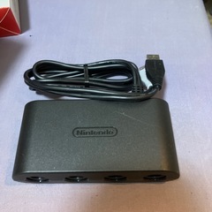 switch用ゲームキューブコントローラー、接続タップセットの画像
