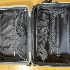 キャリーケースMサイズの画像