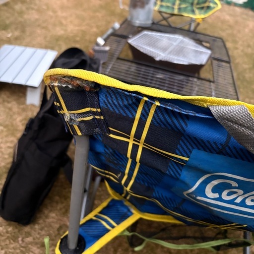 Coleman キャンプチェアと焚き火台セット

