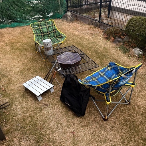 Coleman キャンプチェアと焚き火台セット
