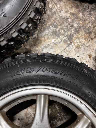ダンロップ　ラリースパイクタイヤ　185/65R14