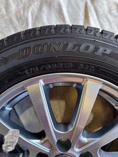 予定者決まりました。スタッドレスタイヤ175/65R15