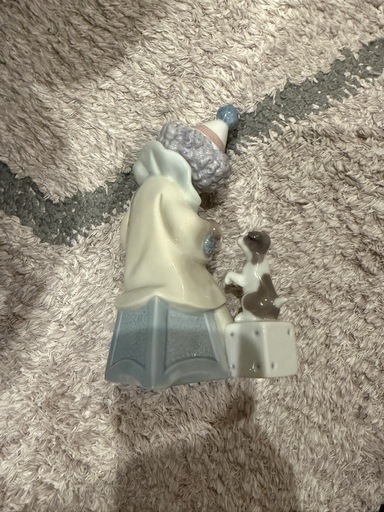 LLADRO（リヤドロ）の陶器人形 「アコーディオンを持つピエロ」