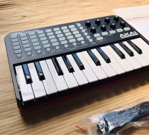 MIDIコントローラー