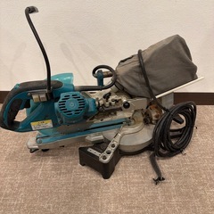マキタ makita レーザー付き電動スライド丸鋸 LS0612FLの画像