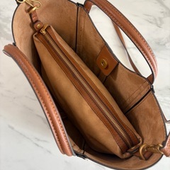 ZARAショルダーバックの画像