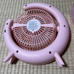 【新品】カラフルに光る✴︎充電式LED卓上サーキュレーター✴︎薄型軽量扇風機✴︎ピンクの画像