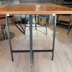 ダイニングテーブルの画像