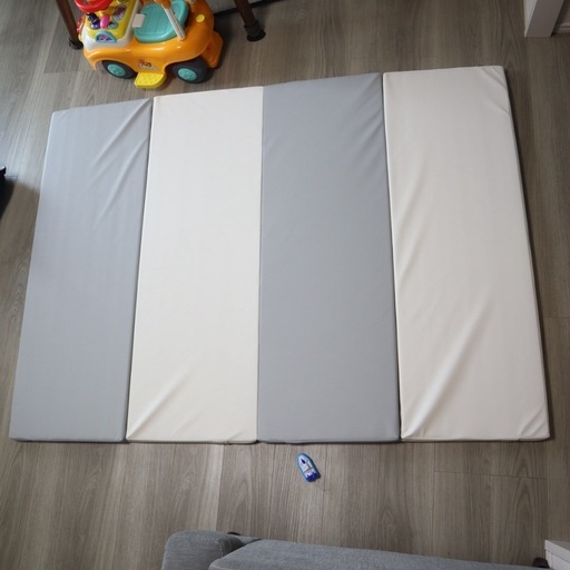 ケラッタ プレイマット 折り畳み 120×160  ベビー 赤ちゃん グレー×ホワイト