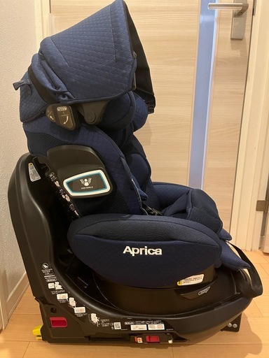 アップリカ フラディアグロウ ISOFIX プレミアム 360°セーフティ 紺色