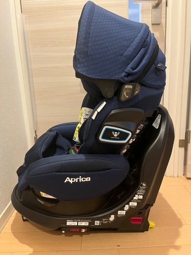 アップリカ フラディアグロウ ISOFIX プレミアム 360°セーフティ 紺色