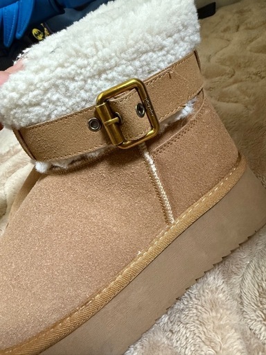 miumiuムートンブーツ