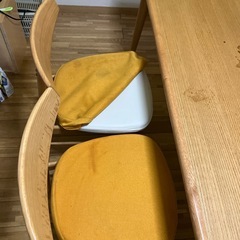 受け渡し決定テーブル4脚イスあり の画像