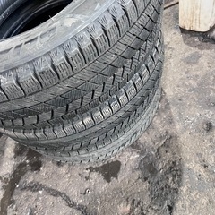 【冬タイヤ3本セット】BRIDGESTONE BLIZZAK VRX3 175/65R14　2021年42週目製 残溝7〜8割 冬タイヤ 中古 スタッドレスタイヤ 3本セットの画像