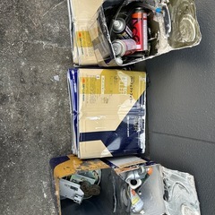 鉄屑差し上げます。ペンキのカラ缶も上げますの画像