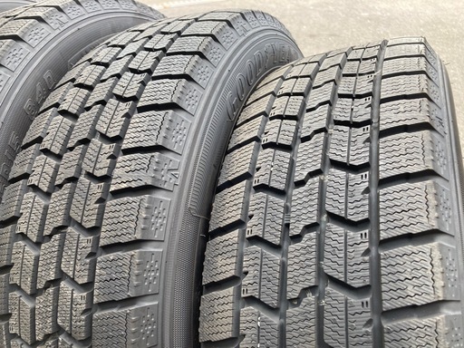 値下げしました。カローラフィールダー　スタッドレスタイヤホイールセット　２０２４年製　175/65R15