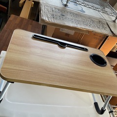 お取引き中です！ドリンク&タブレット折りたたみテーブル　の画像