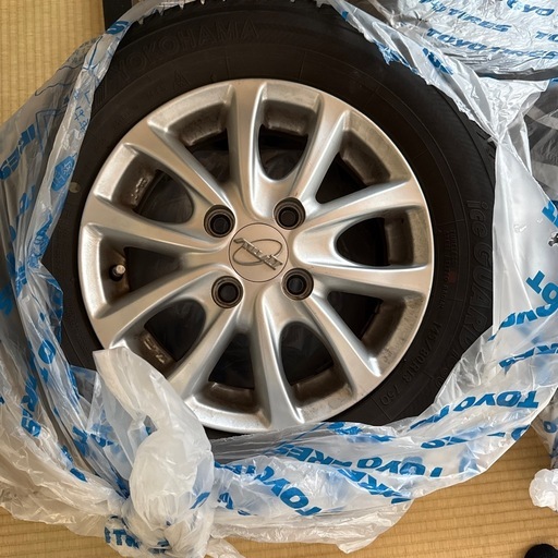 最終値下げヨコハマタイヤスタッドレス　