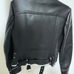 ZARAライダースジャケットの画像