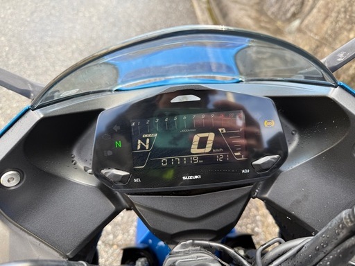 スズキ　　 ジクサー250SF ED22B 実動車　バッテリー新品　エクスターカラー　GIXXER 始動動画あり　2020年モデル　兵庫県宝塚市