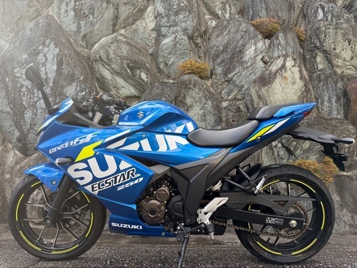 スズキ　　 ジクサー250SF ED22B 実動車　バッテリー新品　エクスターカラー　GIXXER 始動動画あり　2020年モデル　兵庫県宝塚市