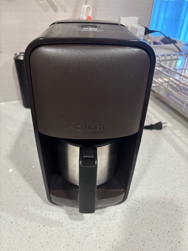 TIGER コーヒーメーカー 真空ステンレスサーバータイプ カフェブラック ACS(中古品) 美品TIGER（タイガー）コーヒーメーカー 真空ステンレスサーバー付き