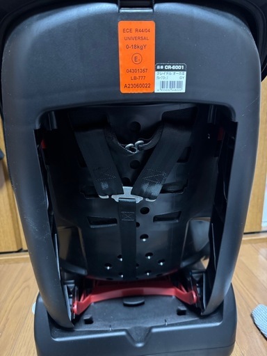 チャイルドシート　　バースデー　新生児〜4歳　　クレイドル・オーカⅢ