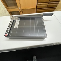 ペーパートリーマー（紙切断機）の画像