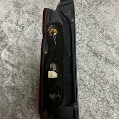 ハイエーステールランプ右側の画像