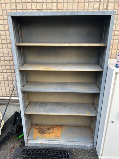 引き取り限定】物置 (とまと) 栗東の収納家具《物置》の中古あげます