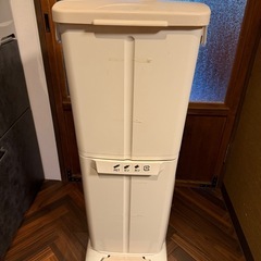 二段ゴミ箱の画像