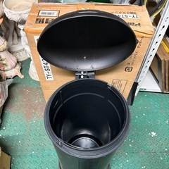 URiSE ペダル式 ゴミ箱 ブラック（大容量の画像