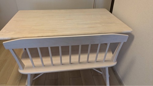 交渉中食卓テーブルとベンチ