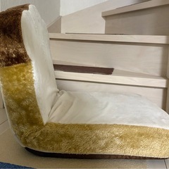 食パン　座椅子の画像