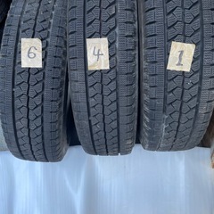 2Tトラック用　スタットレスタイヤの画像