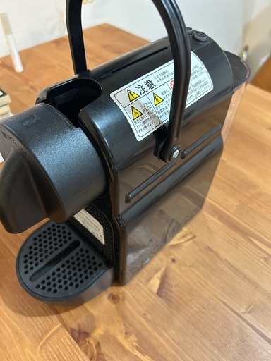 ネスプレッソ カプセル式水タンク容量0.6L コンパクト 軽量 D40-BK-W