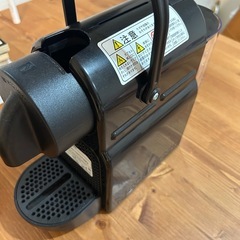 ネスプレッソ カプセル式水タンク容量0.6L コンパクト 軽量 D40-BK-Wの画像