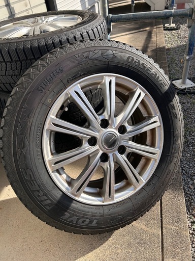 アルミ付きスタッドレスタイヤ中古　195/65R15