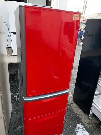 NO B778?福岡市内配送設置無料✨?三菱 【右開き】370L 3ドアノンフロン冷蔵庫 イタリアンレッド MR-C37EZ-R