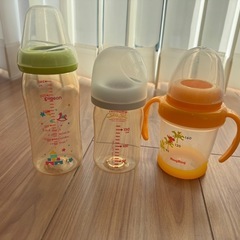 消毒ケースand哺乳瓶の画像