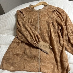 センスオブプレイス　ブラウス　オレンジ　ブラウンの画像